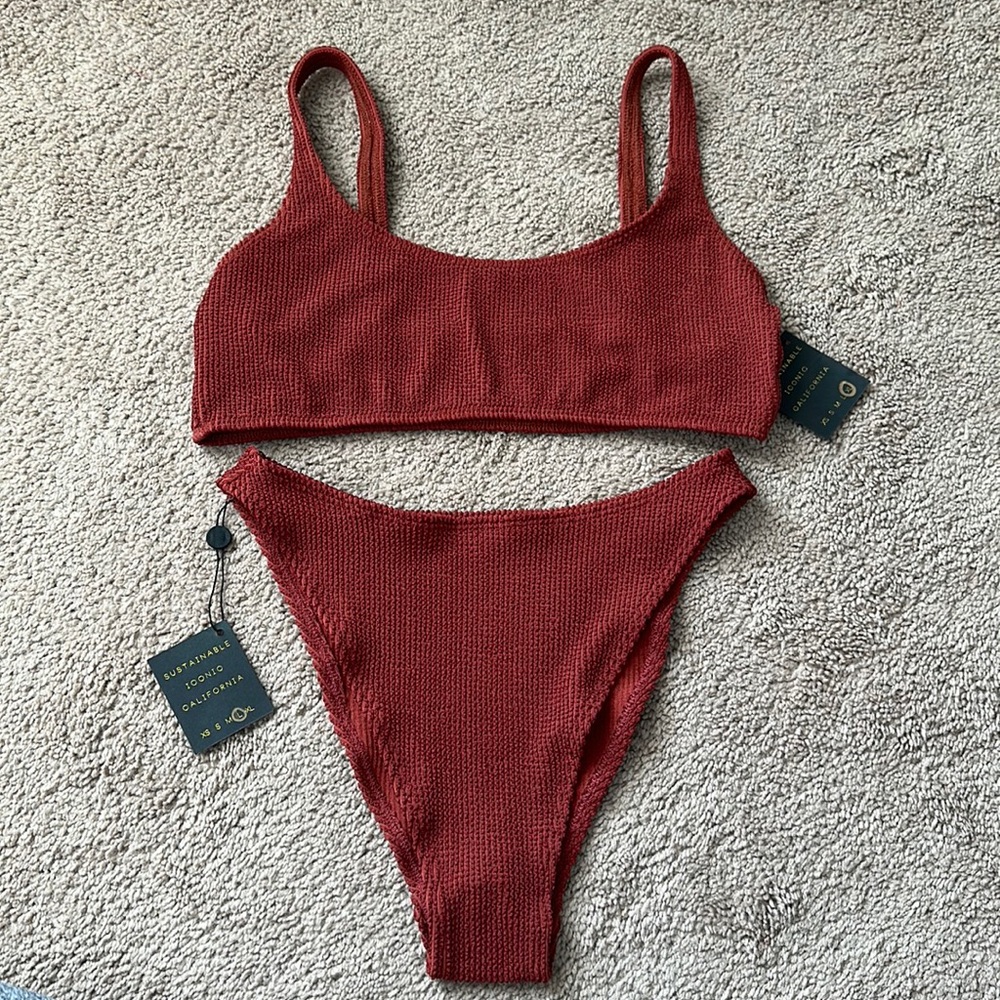 Skatie Penny top + Kelly bottom in Mars crinkle